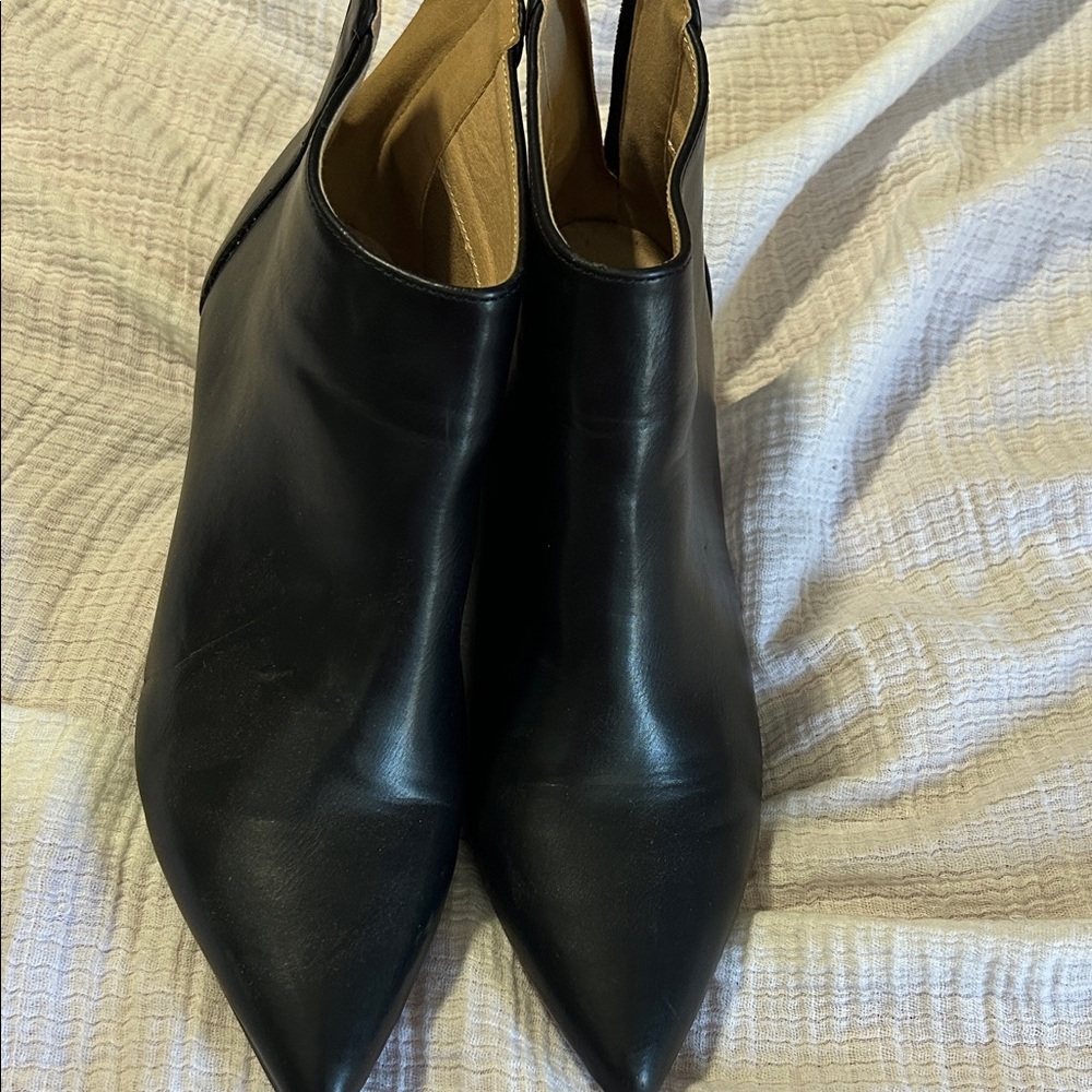 Womans Black Pointed Faux Leather Ankle Booties Size 7 - Picture 1 of 5